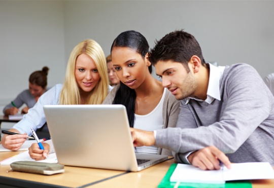 Customer-Training Benefits of eLearning in the Pharma Industry